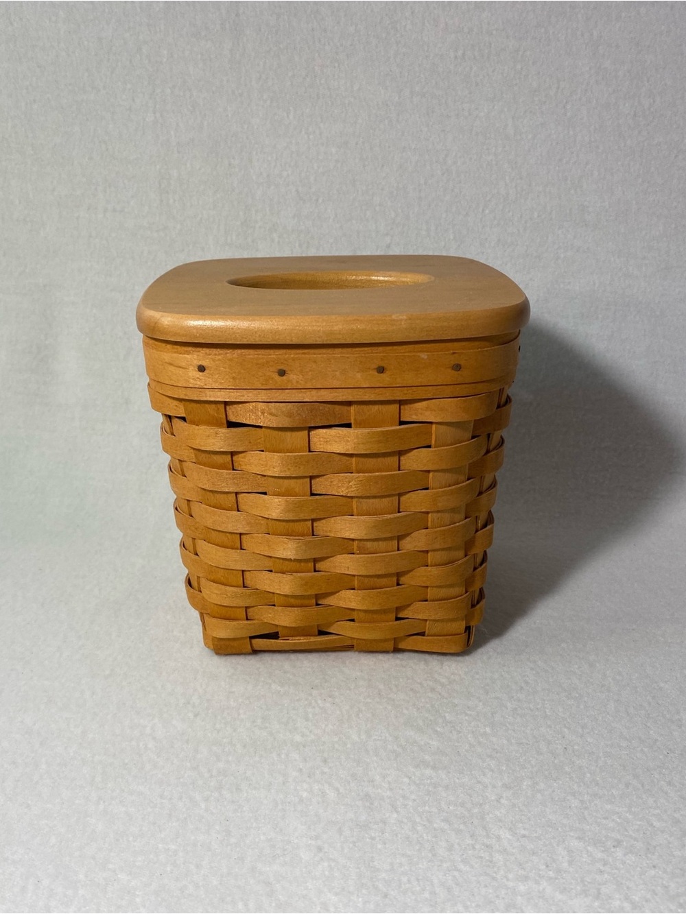 Longaberger Woodcrafts 2000 Tissue Basket With Wooden Lid 6.5”